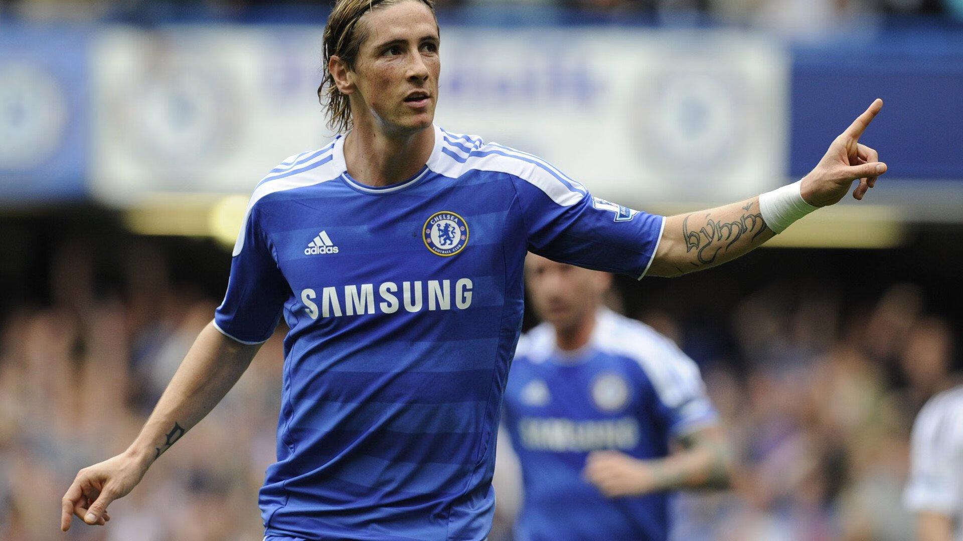 九游娱乐(jiuyou)官网-足球赛事热火朝天，球队实力对话激烈，火热的足球比赛