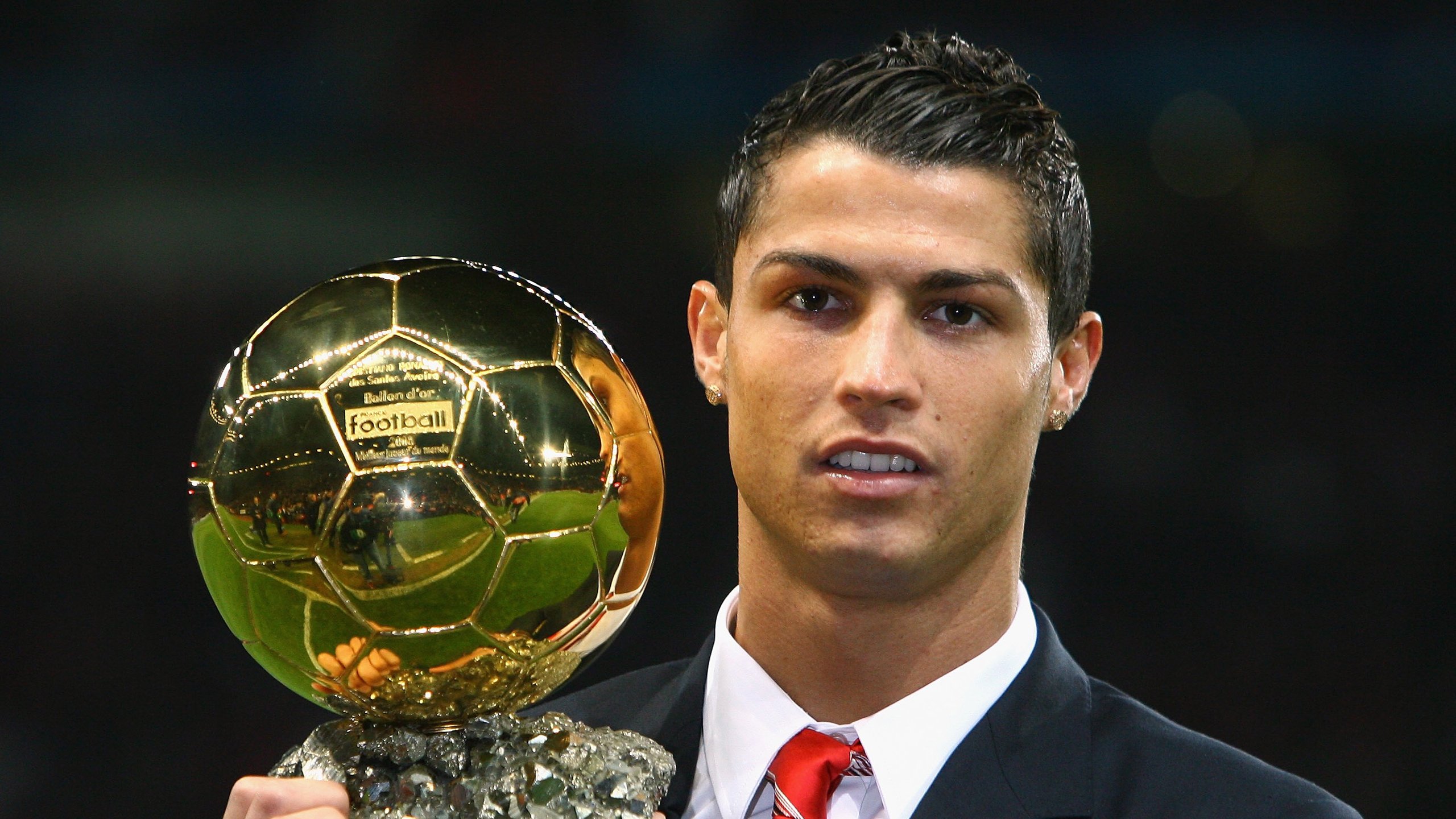 队长奉献绝杀,带领球队杀进八强,队长 足球