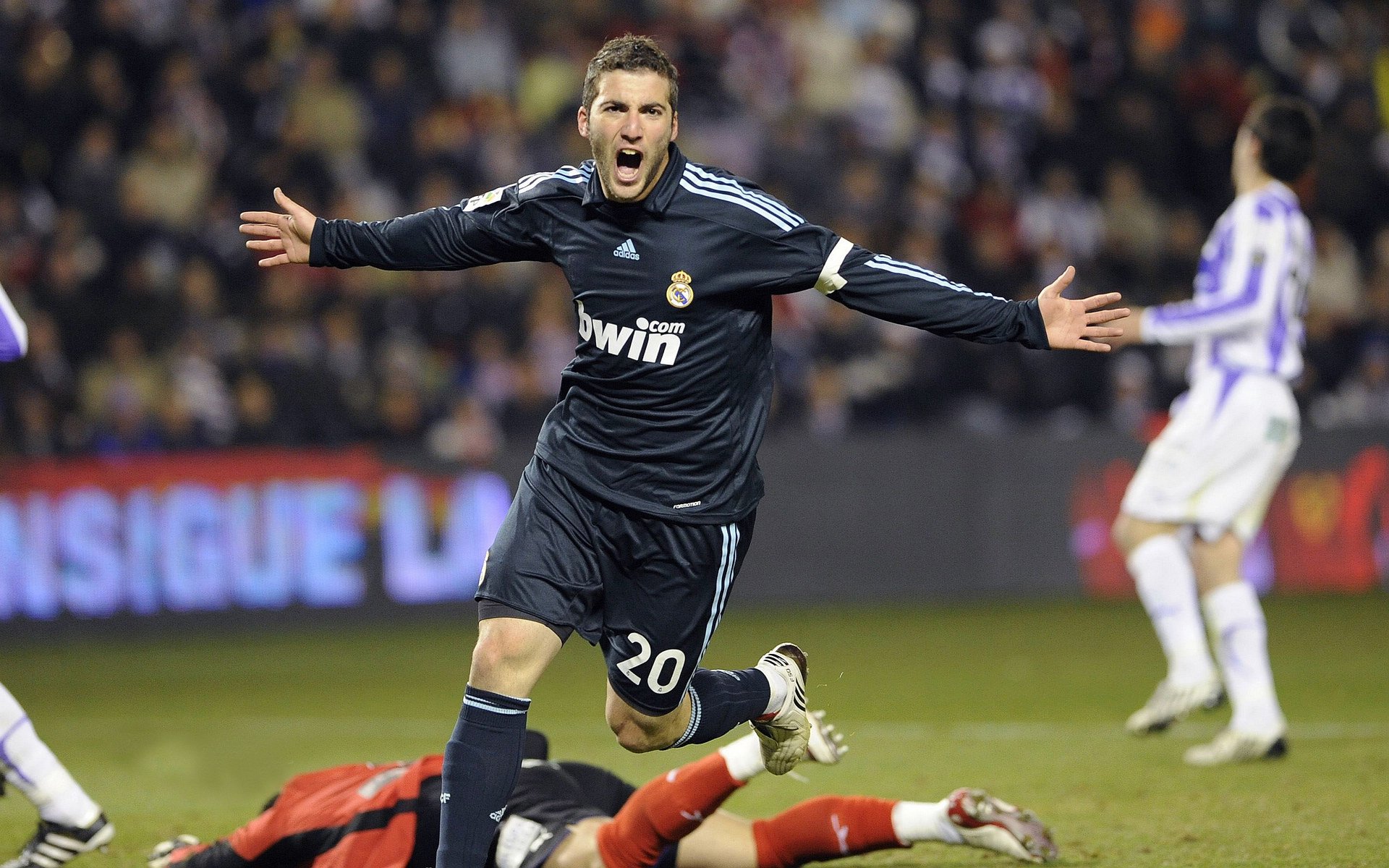 意甲新星崭露头角，精彩表现频频制造奇迹，意甲新赛季